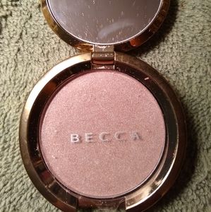 Becca light chaser highlighter